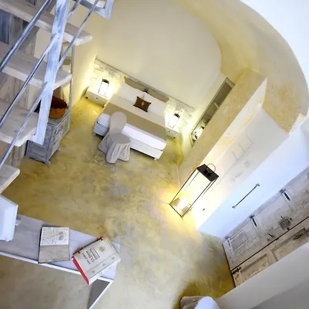 Palazzo Castriota B&B
