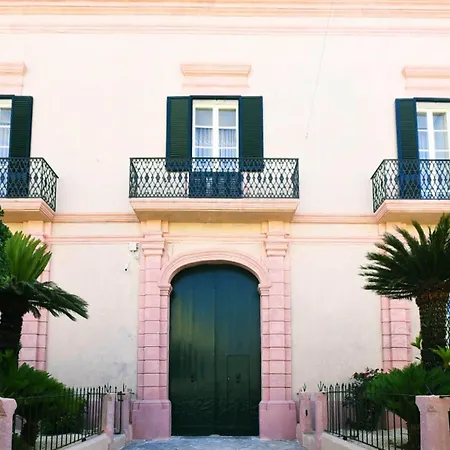 Palazzo Castriota Bed & Breakfast 4*