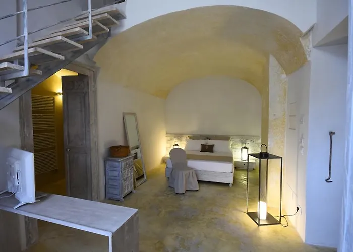 Bed & Breakfast Palazzo Castriota 4*